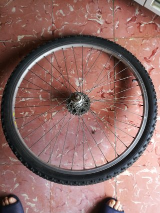 Rueda Trasera 26 pulgadas de la marca hutchinson.