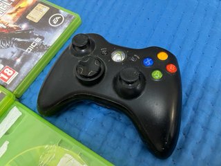 Xbox 360 E Slim + Controller + Giochi