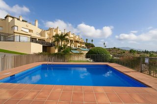 Piso en venta en Los Arqueros-Puerto del Almendro en Benahavís