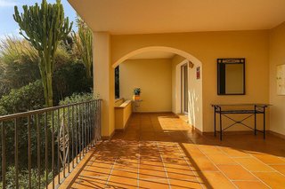 Piso en venta en Los Arqueros-Puerto del Almendro en Benahavís