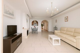 Piso en venta en Los Arqueros-Puerto del Almendro en Benahavís