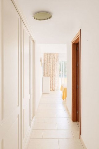 Piso en venta en Los Arqueros-Puerto del Almendro en Benahavís