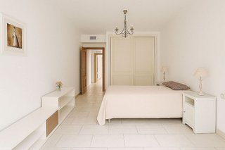 Piso en venta en Los Arqueros-Puerto del Almendro en Benahavís