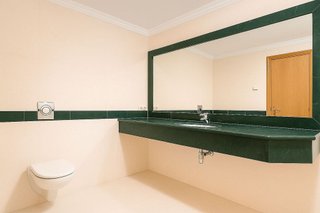 Piso en venta en Los Arqueros-Puerto del Almendro en Benahavís