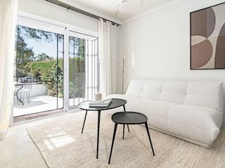 Piso en venta en Los Naranjos - Las Brisas en Marbella