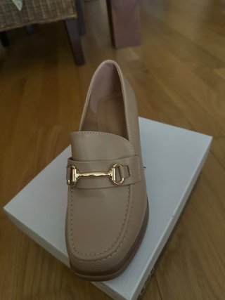 Zapatos tacón beige plataforma