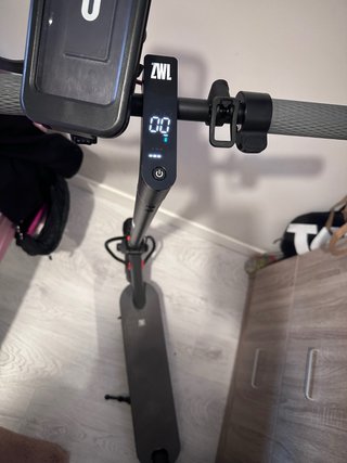 Patinete ZWHEEL homologado con matricula DGT