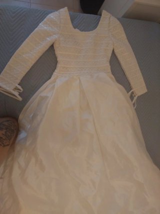 Vestido de novia vintage con cola larga