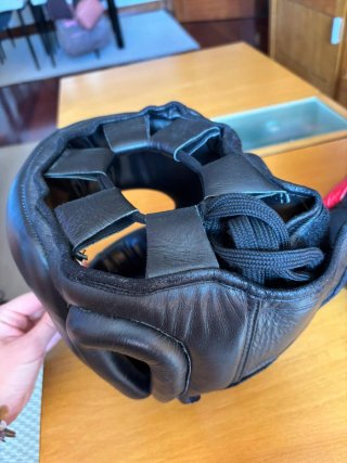 Casco y guantes de boxeo Rude Boys