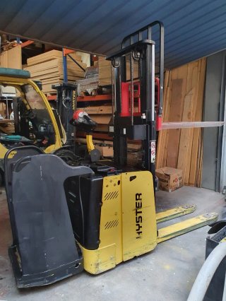Apilador Eléctrico Hyster