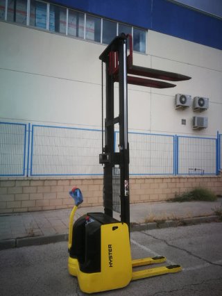 Apilador Eléctrico Hyster