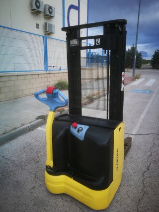 Apilador Eléctrico Hyster