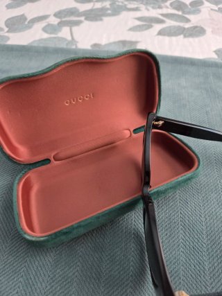Gafas de sol Gucci mujer negras y doradas