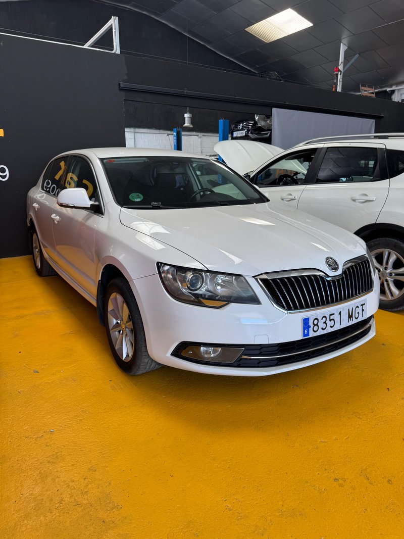 Škoda Superb 1.8 TSI Exclusive 2013, foto 2