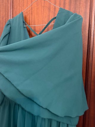 Vestido verde com mangas compridas