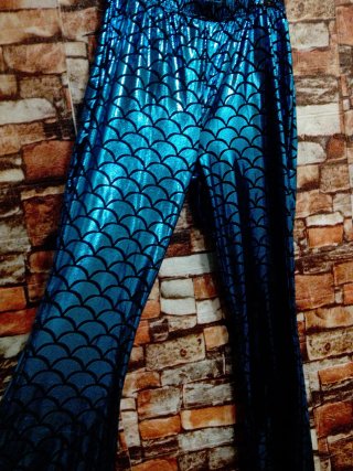 Pantalón acampanado