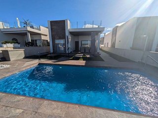 Chalet en venta en Campos de Golf - Villa Martin - Los Dolses en Orihuela