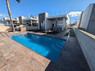 Chalet en venta en Campos de Golf - Villa Martin - Los Dolses en Orihuela