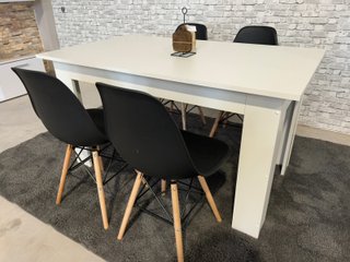 Mesa Comedor Blanca + 4 Sillas Grises