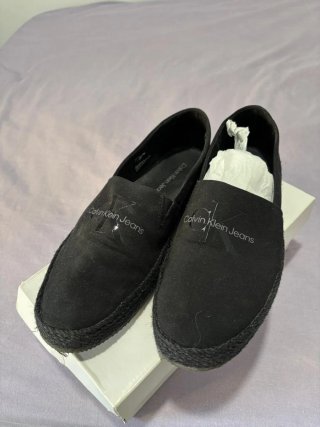 Ropa y zapatillas seminueva