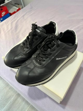 Ropa y zapatillas seminueva