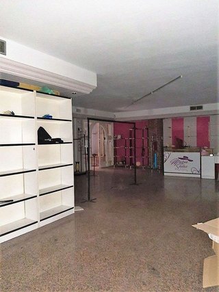 Local comercial en venta en Avda de Madrid - Pº de la Estación en Jaén