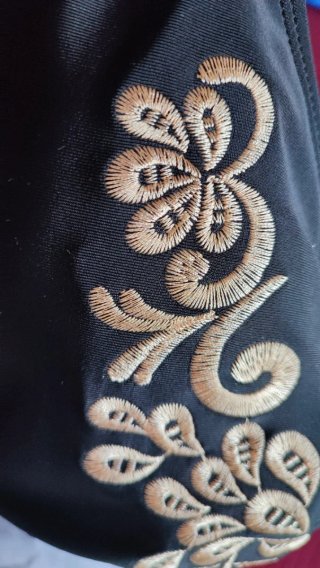 Costume intero donna nero con ricami oro