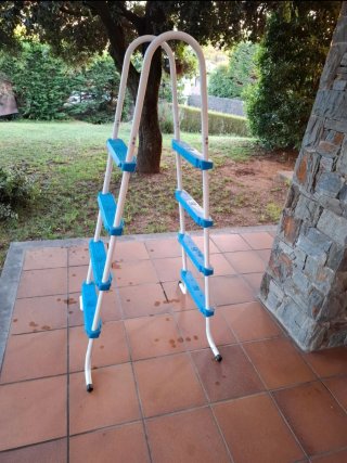 Escalera Piscina