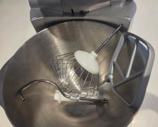 Impastatrice Kenwood. Poco usata, come nuova.