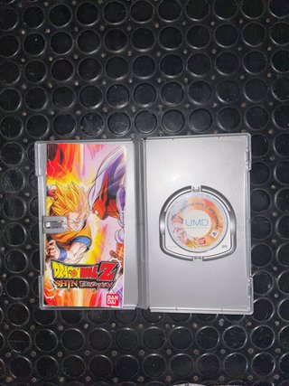 Lote di 3 giochi per PSP