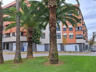 Local comercial en alquiler en Montequinto en Dos Hermanas