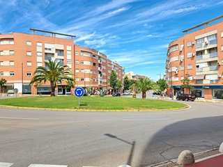 Local comercial en alquiler en Montequinto en Dos Hermanas