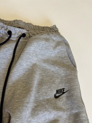 Nike tech fleece gris