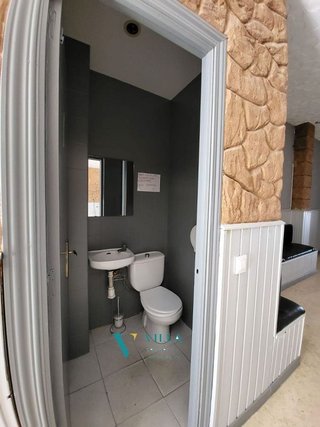 Local comercial en venta en La Paz en Alcalá de Guadaira