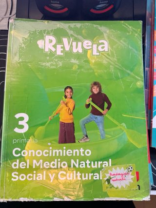 Libros 3 primaria , niña maria