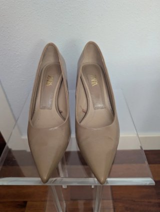 Zapatos de salón Zara beige. 37