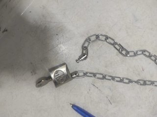 Candado con cadena de 1,6m