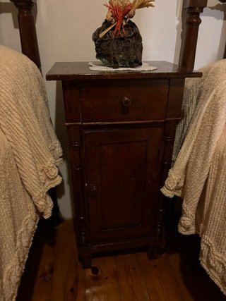 3 Comodini antichi in legno