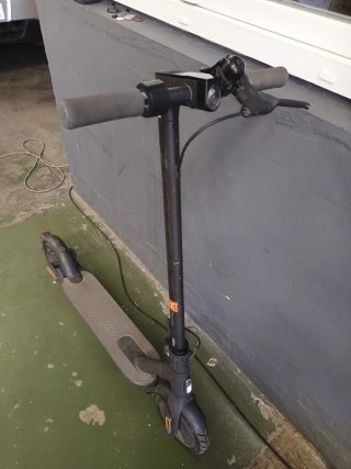Patinetes eléctrico Xiaomi Mi Essential Negro
