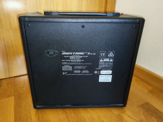 Amplificador Fender Mustang I (V.2)