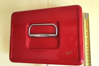 Caja de caudales metálica roja