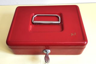 Caja de caudales metálica roja