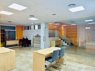 Local comercial en alquiler en Pajaritos - Plaza de Toros en Granada