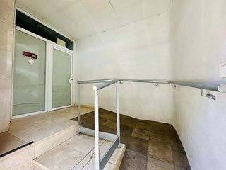 Local comercial en alquiler en Pajaritos - Plaza de Toros en Granada