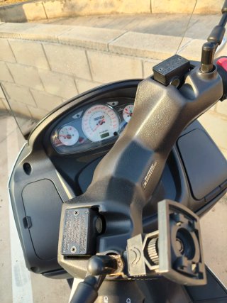 Suzuki burgman 200