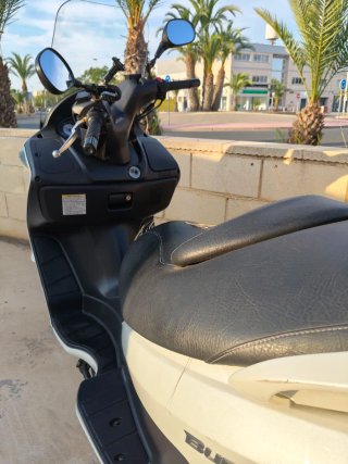 Suzuki burgman 200