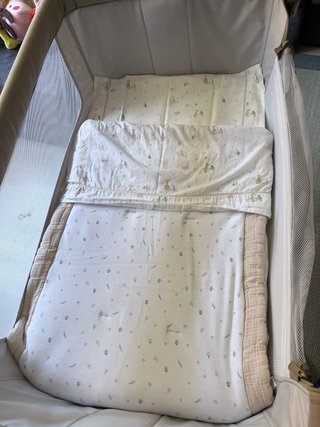 Minicuna colecho Chicco+2 juegos de cama completos