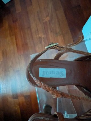 Zapatos destalonados de rejilla beige y marrón. 36