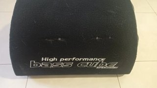 Caliber BCT112A Subwoofer com amplificador 1000 W