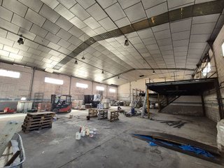 Nave industrial en venta en Montequinto en Dos Hermanas